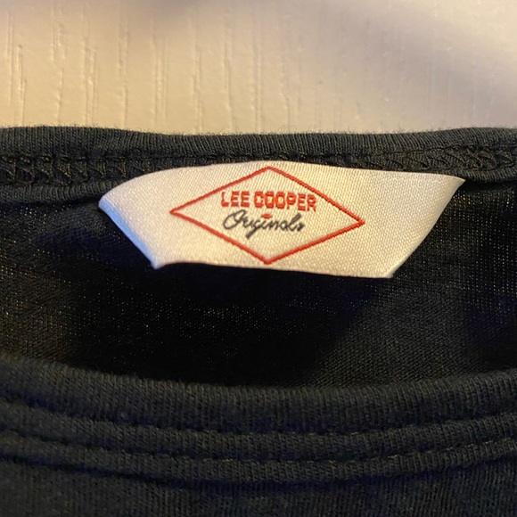 🤩 3 for $8:  Women’s Lee Cooper Originals Black T-shirt - Picture 2 of 3